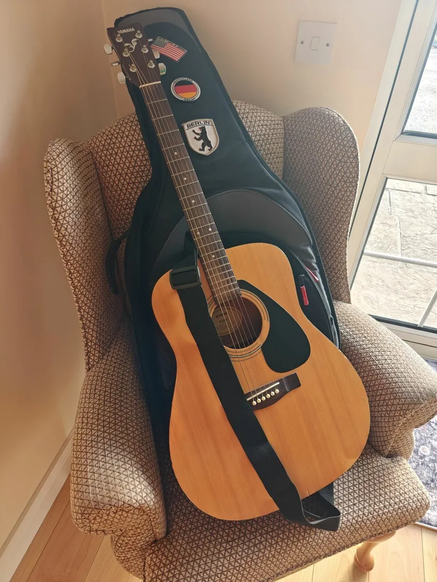 Guitar Yamaha F310 - Image 1