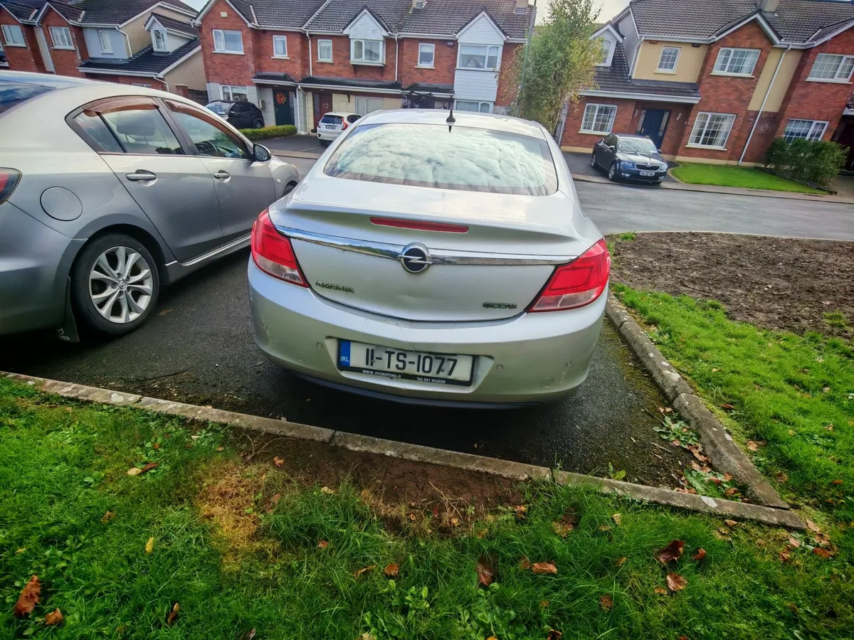 2011 Opel Insignia *Price Negotiable* - Image 3
