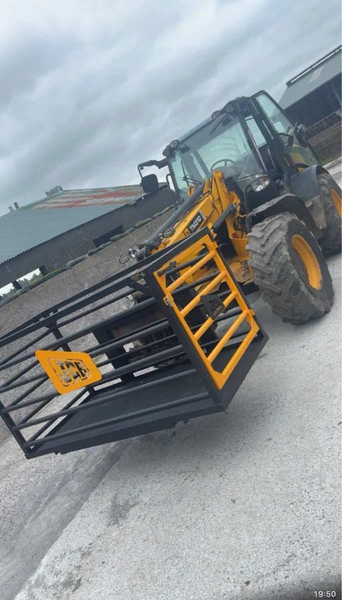 JCB Calf transport basket - Image 3