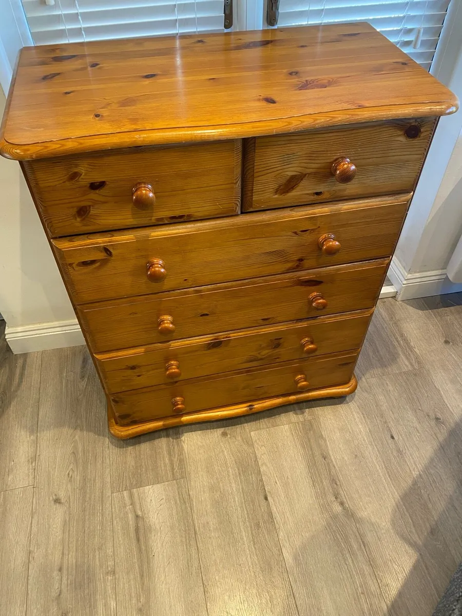 Solid pine chest of drawers - Image 1