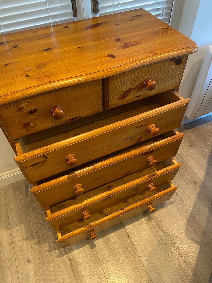 Solid pine chest of drawers - Image 2