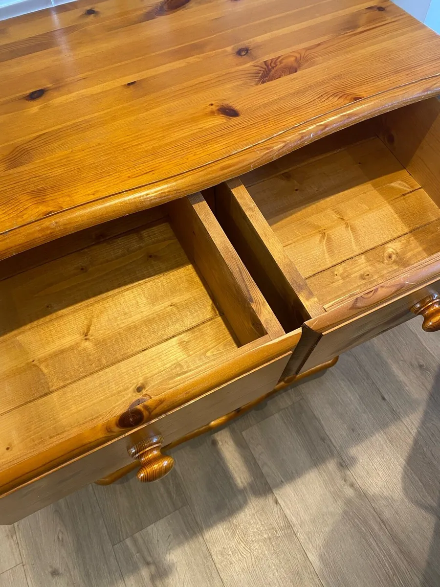 Solid pine chest of drawers - Image 4
