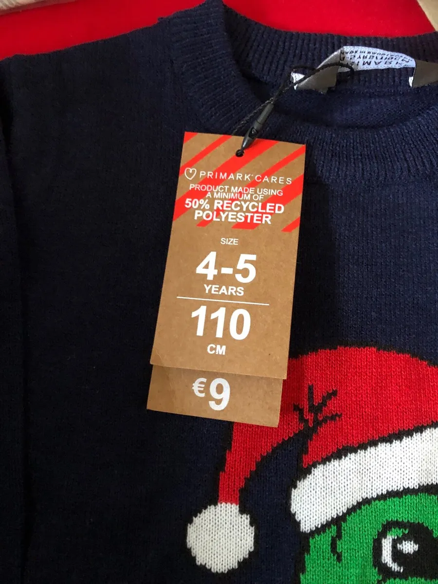 Boys BNWT Xmas jumper age 4/5 €5 - Image 3