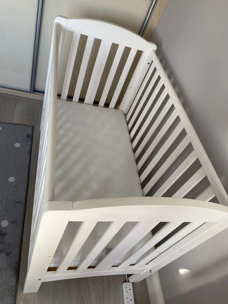 Cot with mattress - Image 2