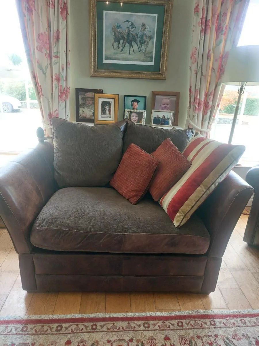 Loveseat 2 seater leather couch sofa - Image 2