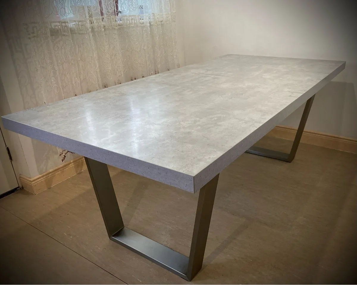 Kitchen Table (FREE COLLECTION) - Image 1