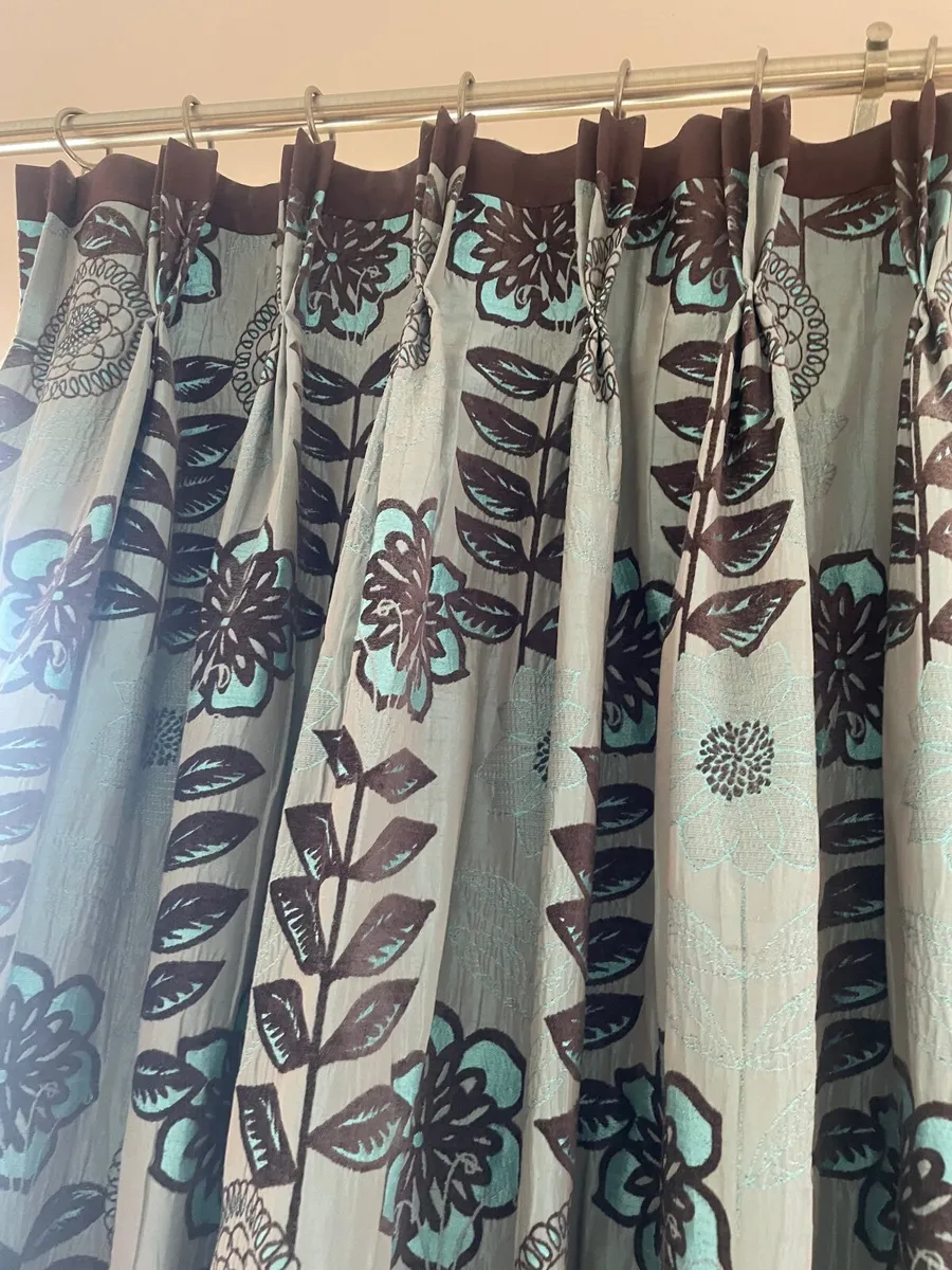 Curtains and poles - Image 3