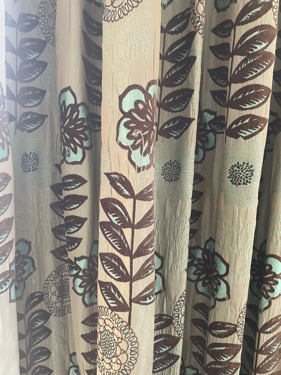 Curtains and poles - Image 4