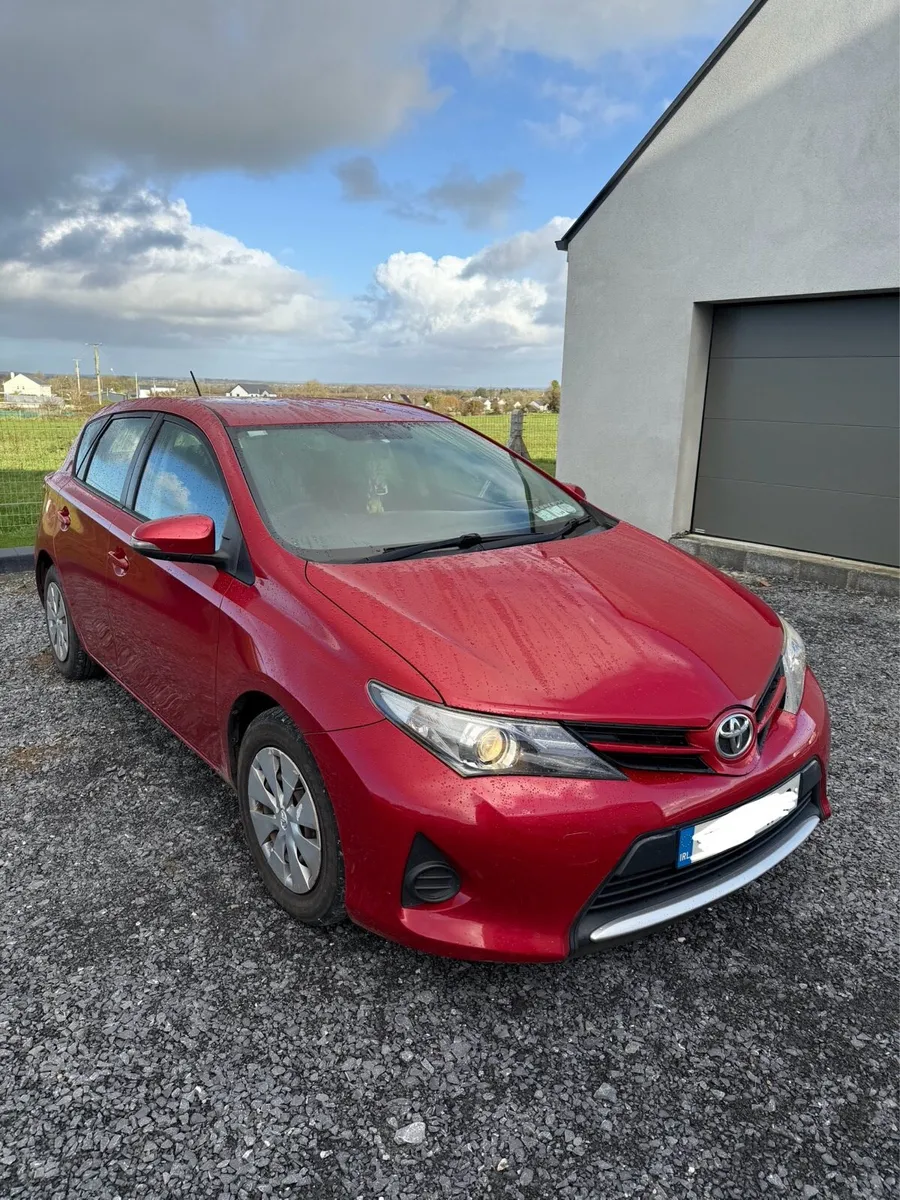 2013 Toyota Auris 1.4 D4D - Image 1