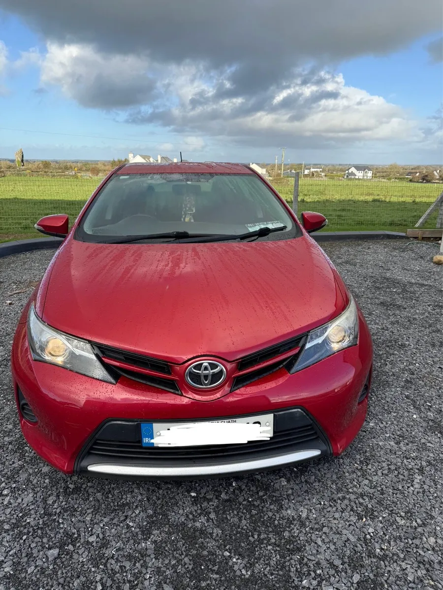 2013 Toyota Auris 1.4 D4D - Image 2