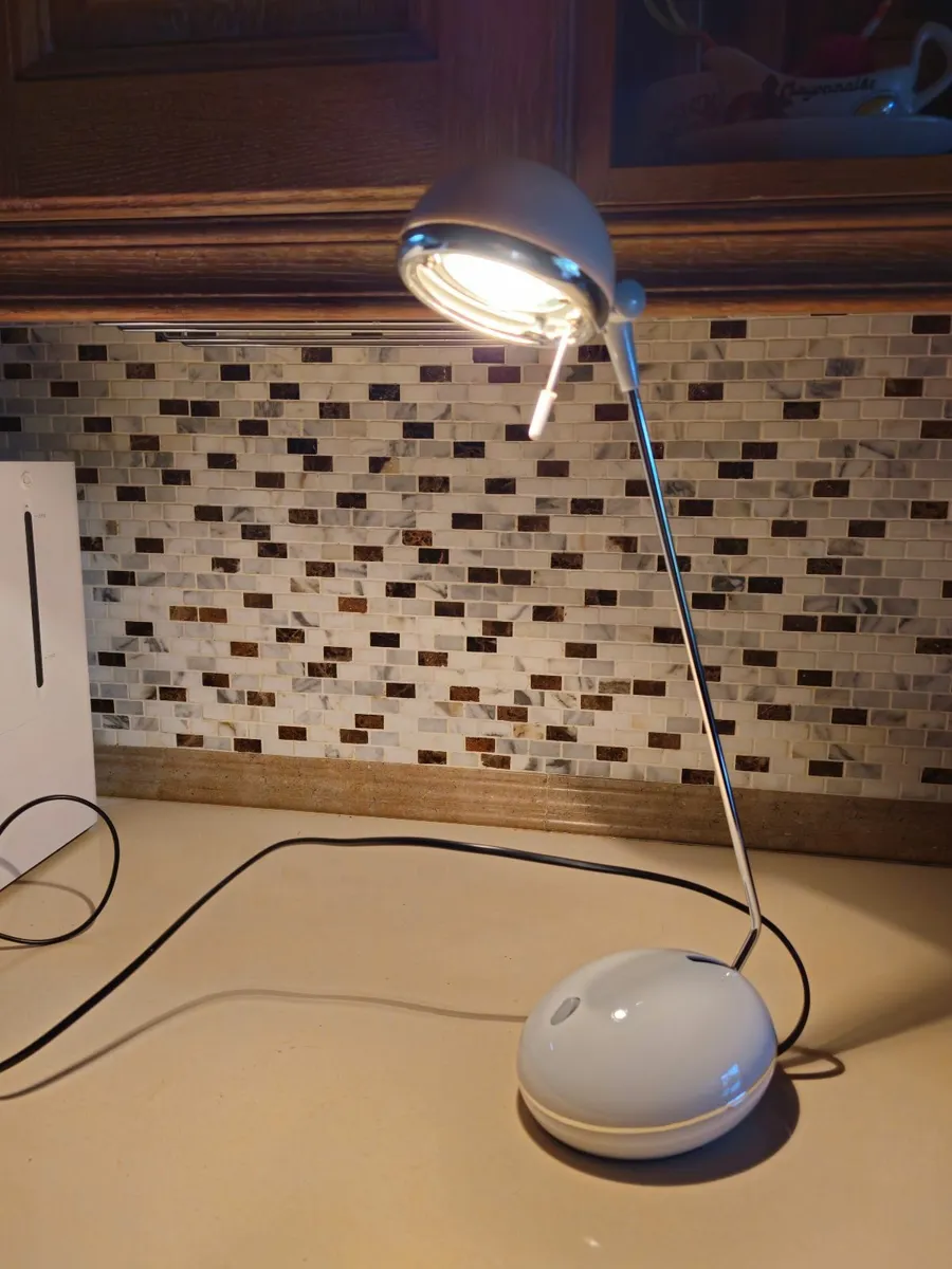 adjustable desk Table Lamp: Ring Li - Image 3