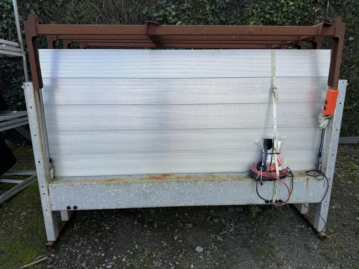 New DHOLLANDIA Tail Lift **Online Auction** - Image 1
