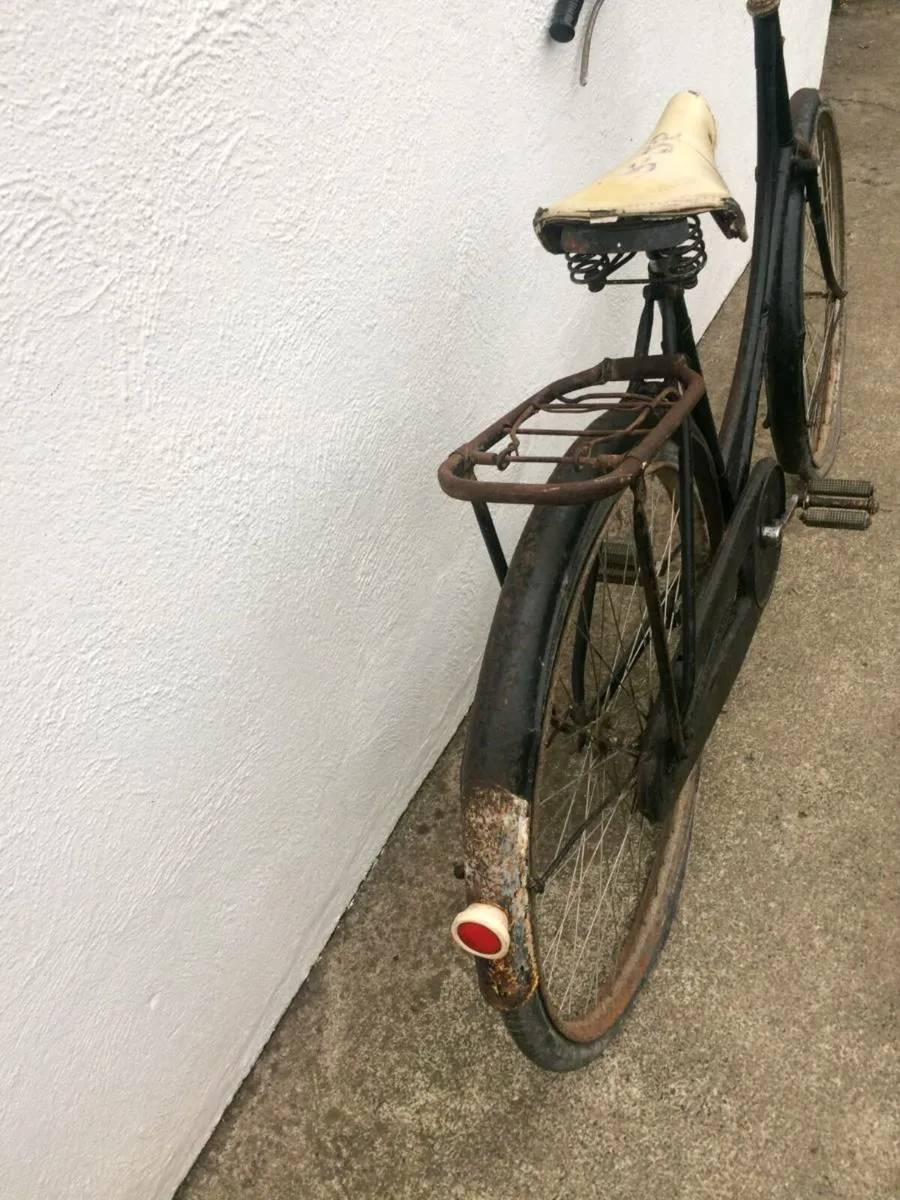 High Nelly Black Raleigh Bicycle For Sale - Image 3