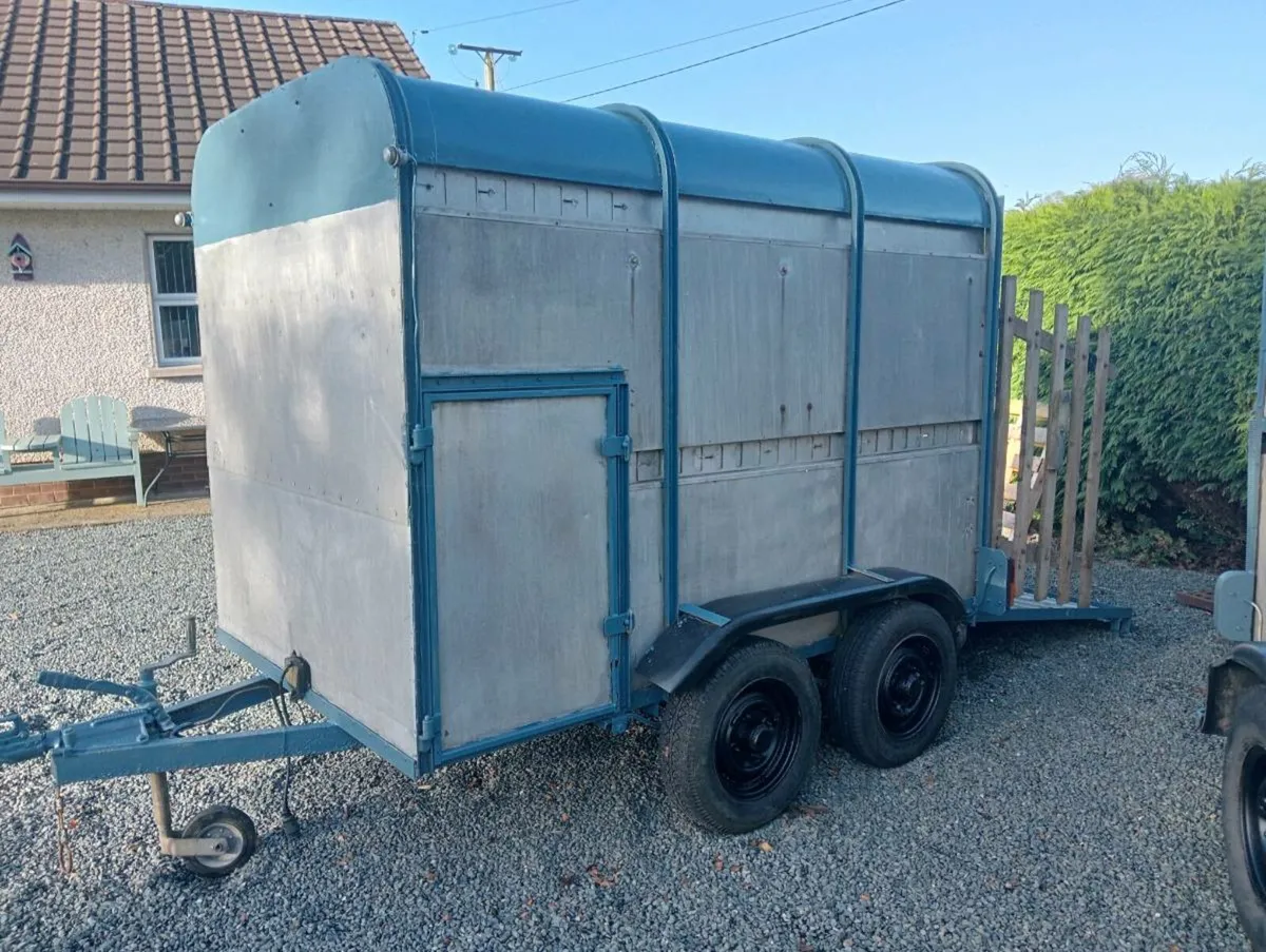 CATTLE TRAILER - Image 1