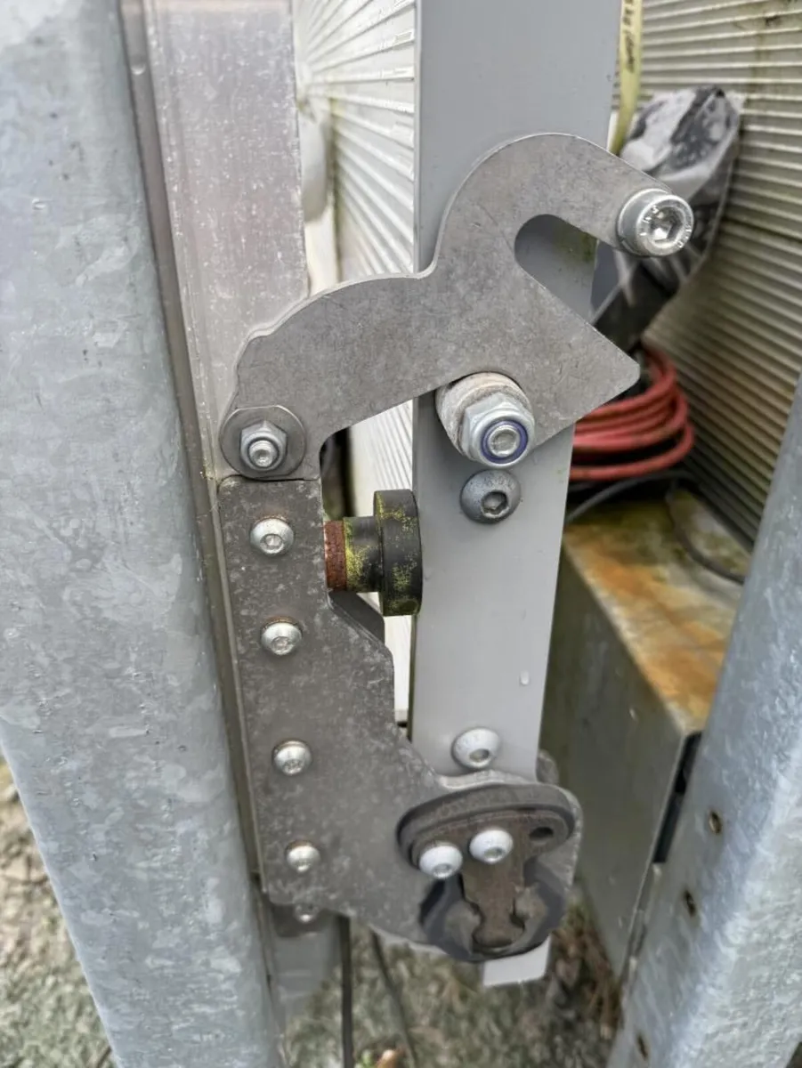 New DHOLLANDIA Tail Lift **Online Auction** - Image 4