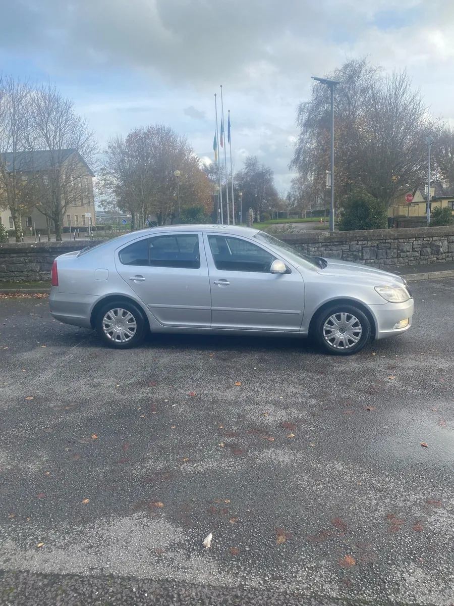€2250 2011 Skoda Octavia 1.6 Diesel - Image 3