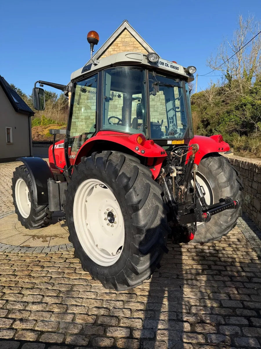 Massey Ferguson 5455 *2850 hours* - Image 2
