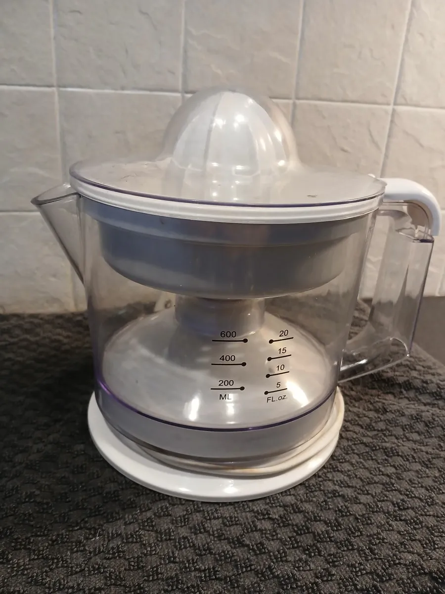 Juice press, holds 600 ml