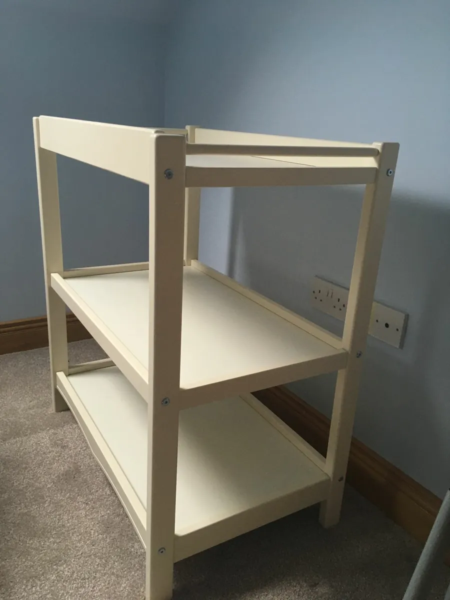 Cot/Cot bed and matching changing table - Image 4