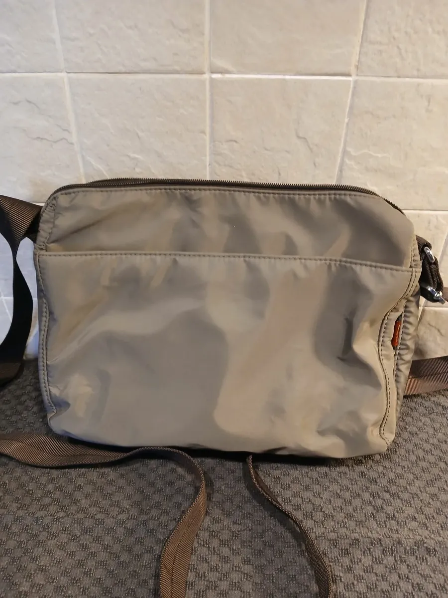 Hedgren cross body bag - Image 2