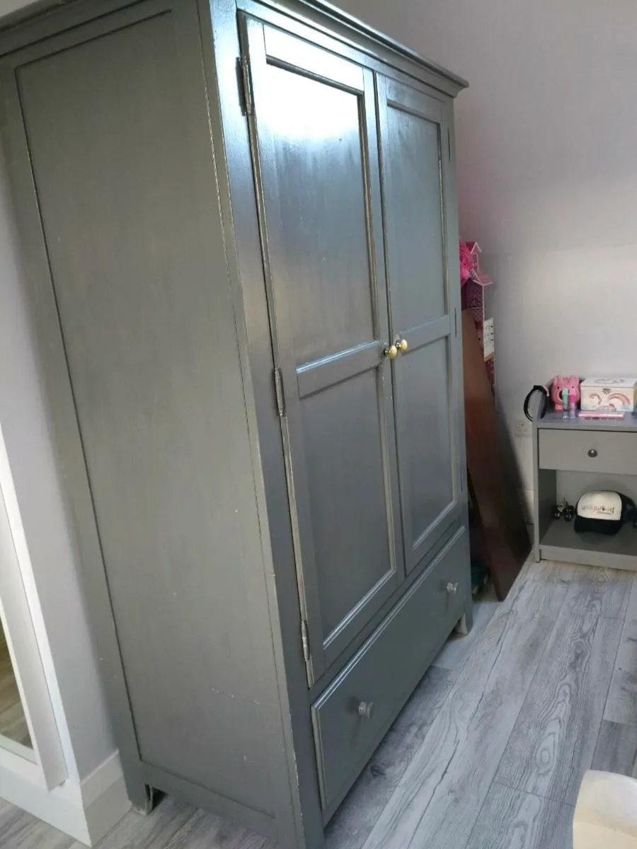Wardrobe - Image 2