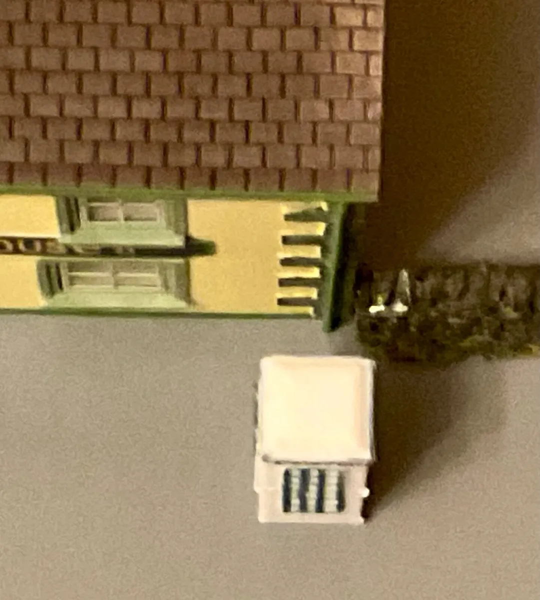 Irish model telephone box (1:72) - railway - Image 3