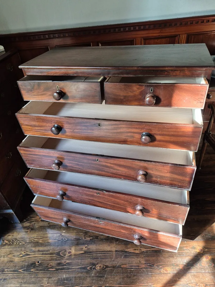 Victorian chest of drawers - Image 4