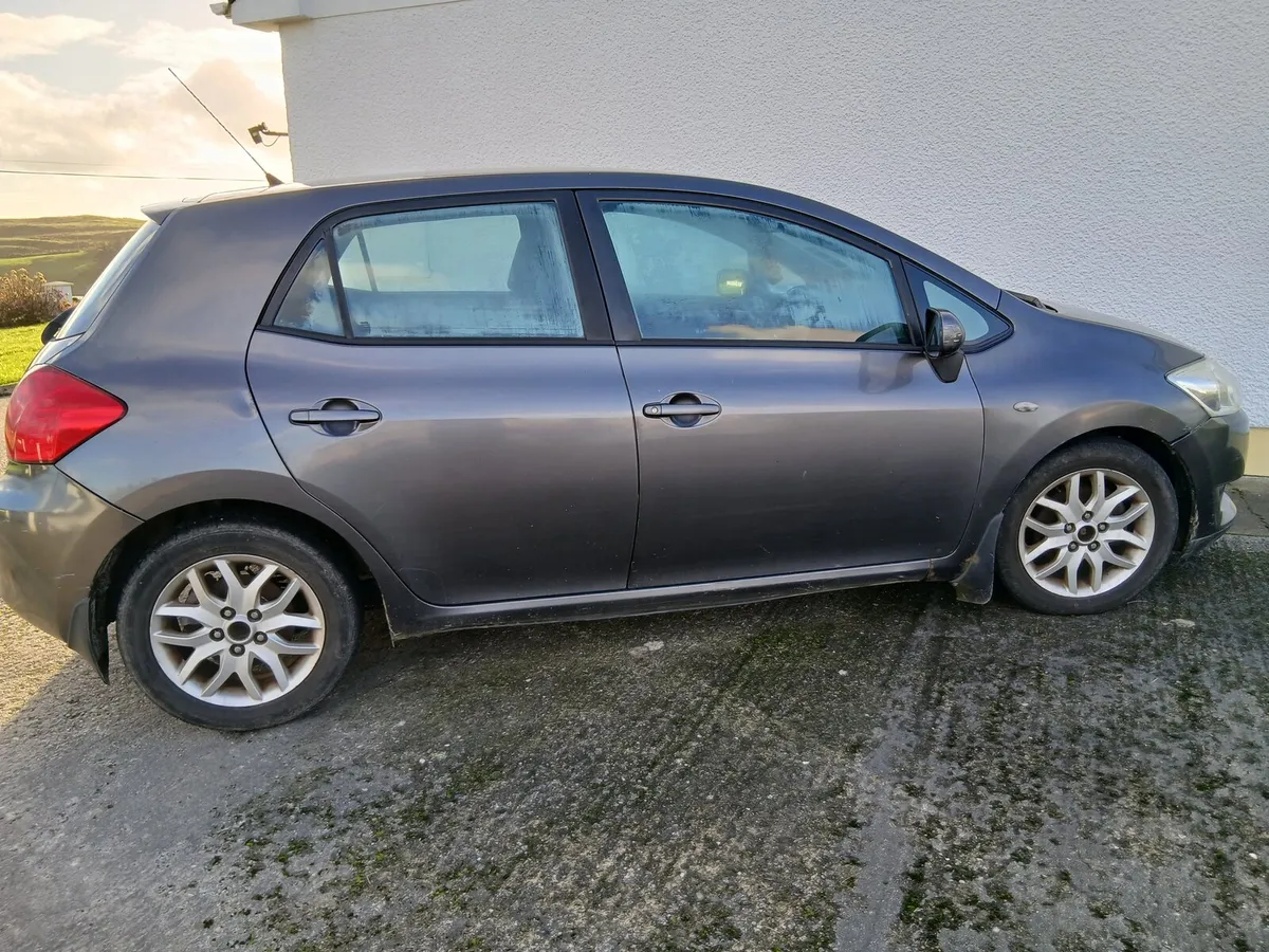 Toyota Auris 2008 - Image 1