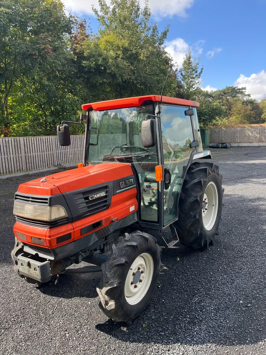 Kubota tractor - Image 1