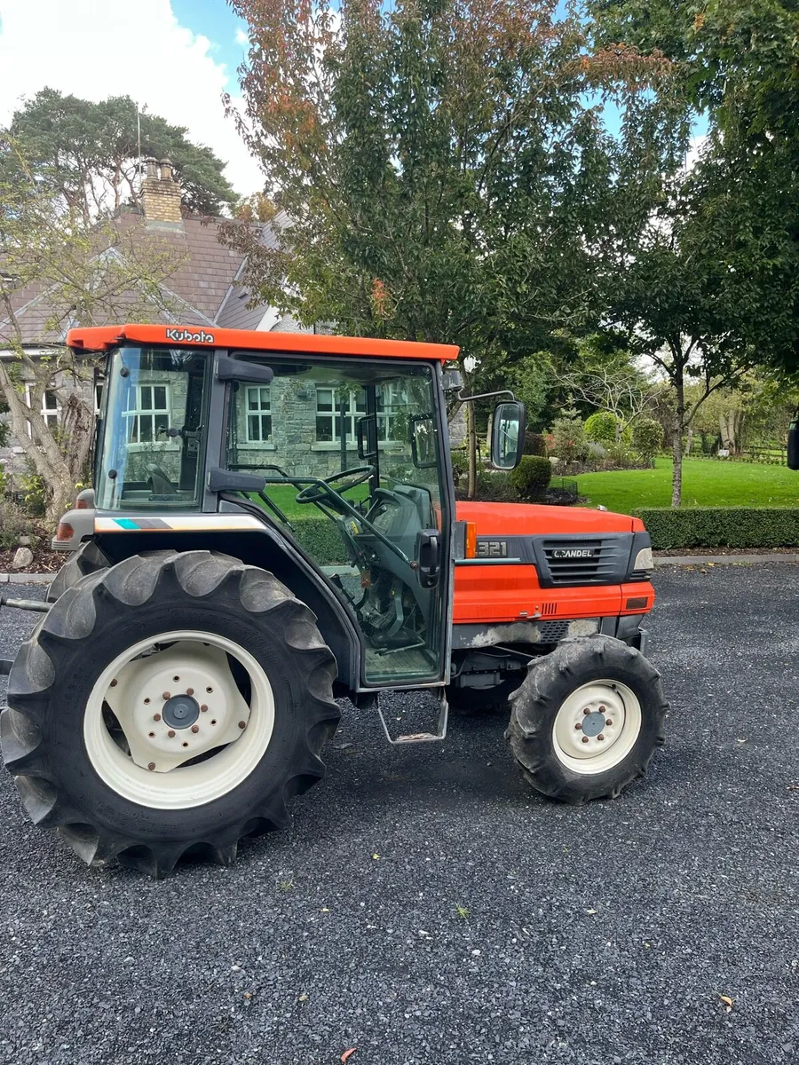 Kubota tractor - Image 3
