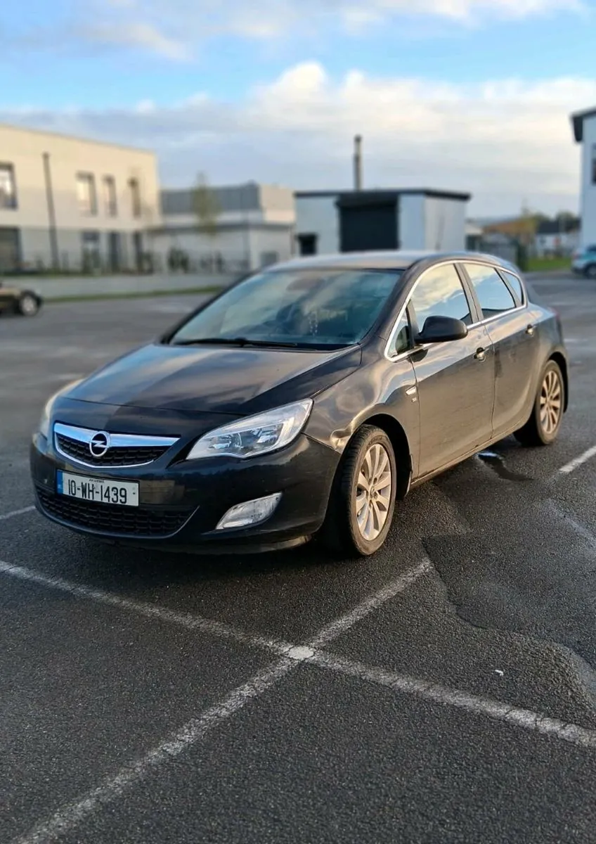 2010 opel astra - Image 1