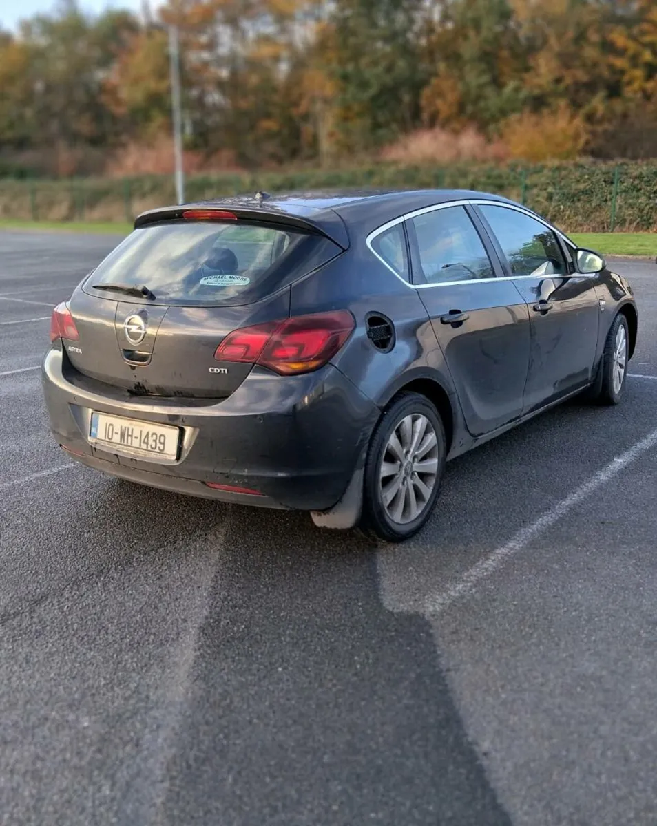 2010 opel astra - Image 3