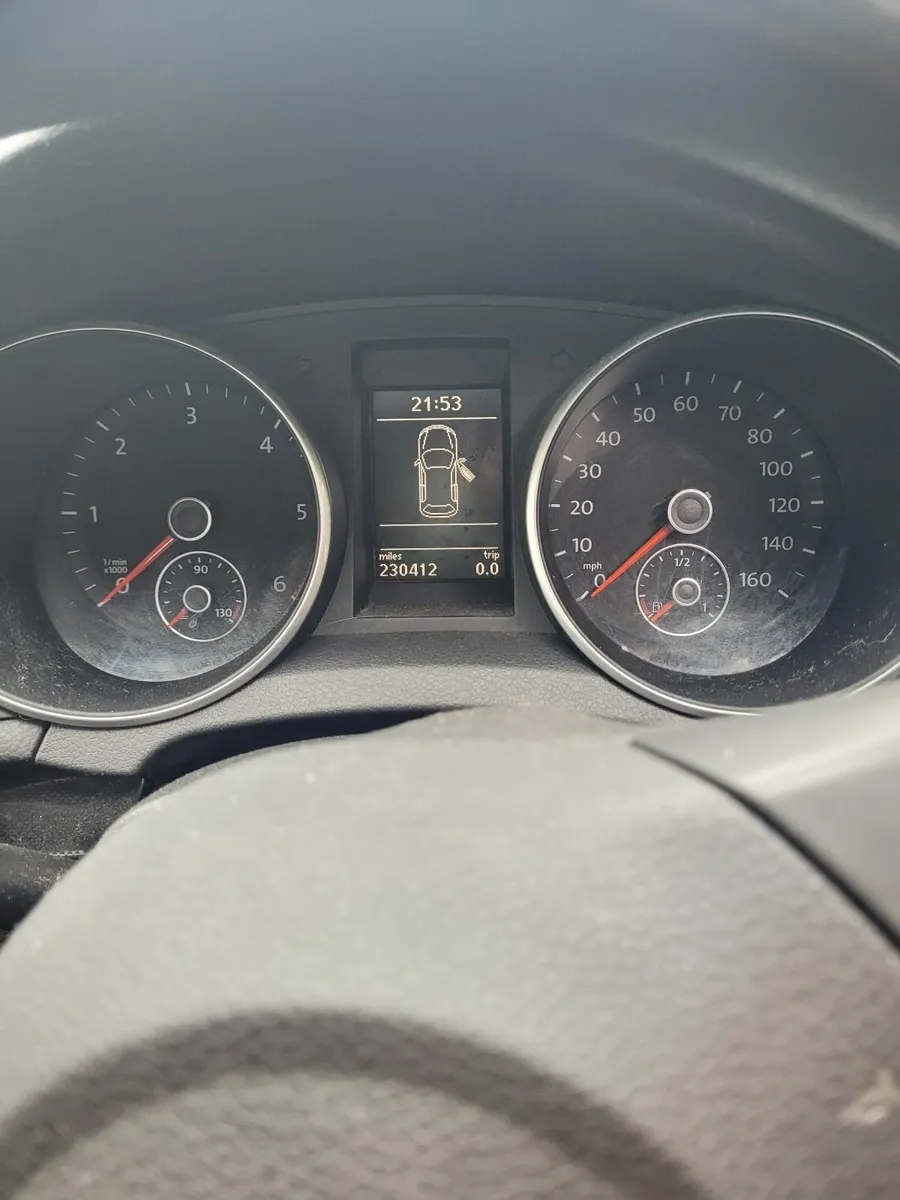 Volkswagen Golf 2010 - Image 4