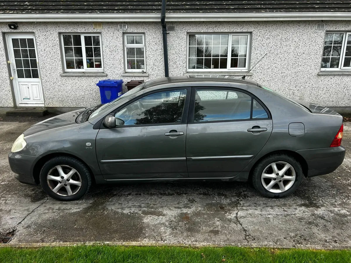 Toyota Corolla 2003 - Image 2