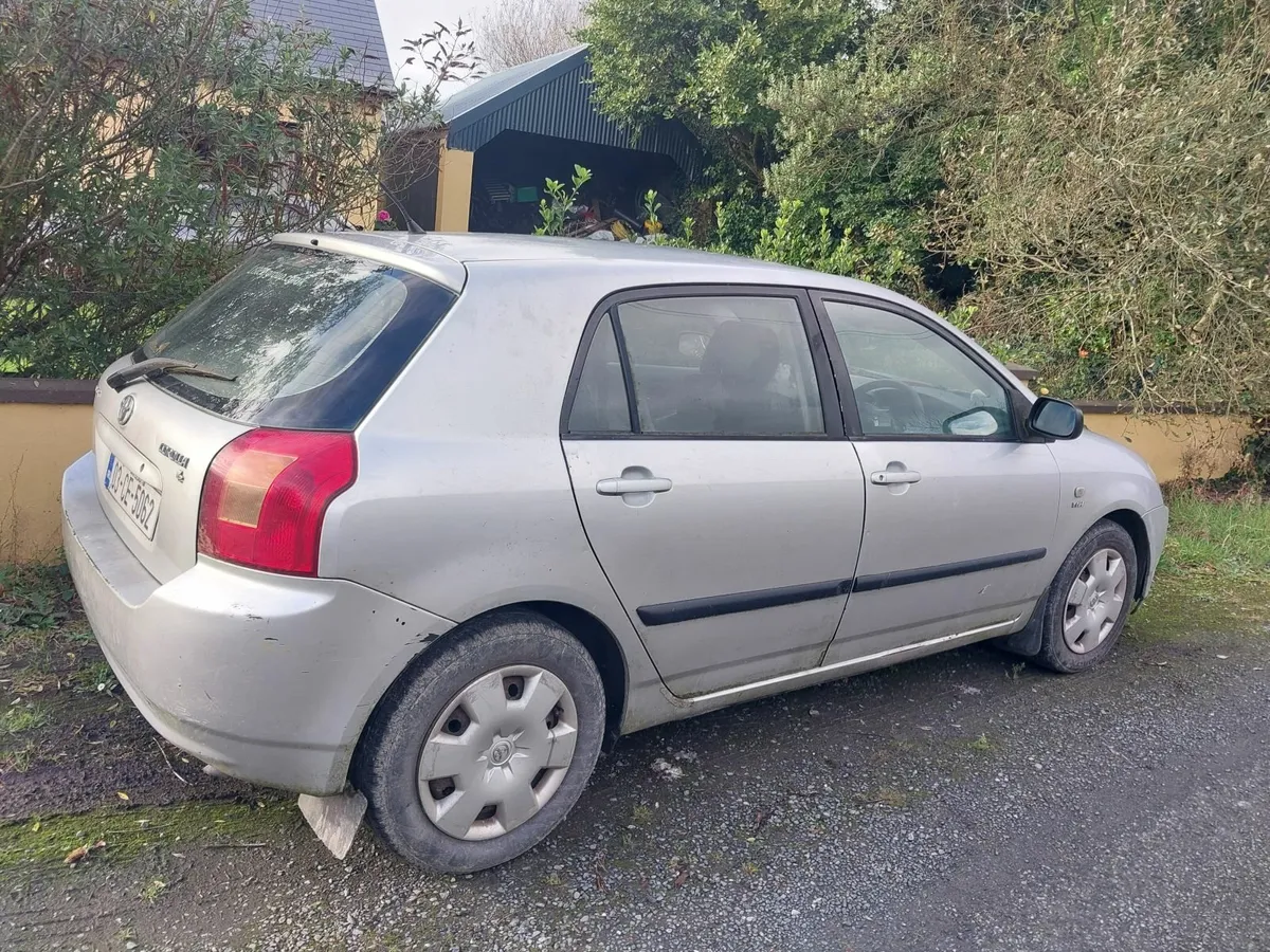 Toyota Corolla 2003 - Image 2