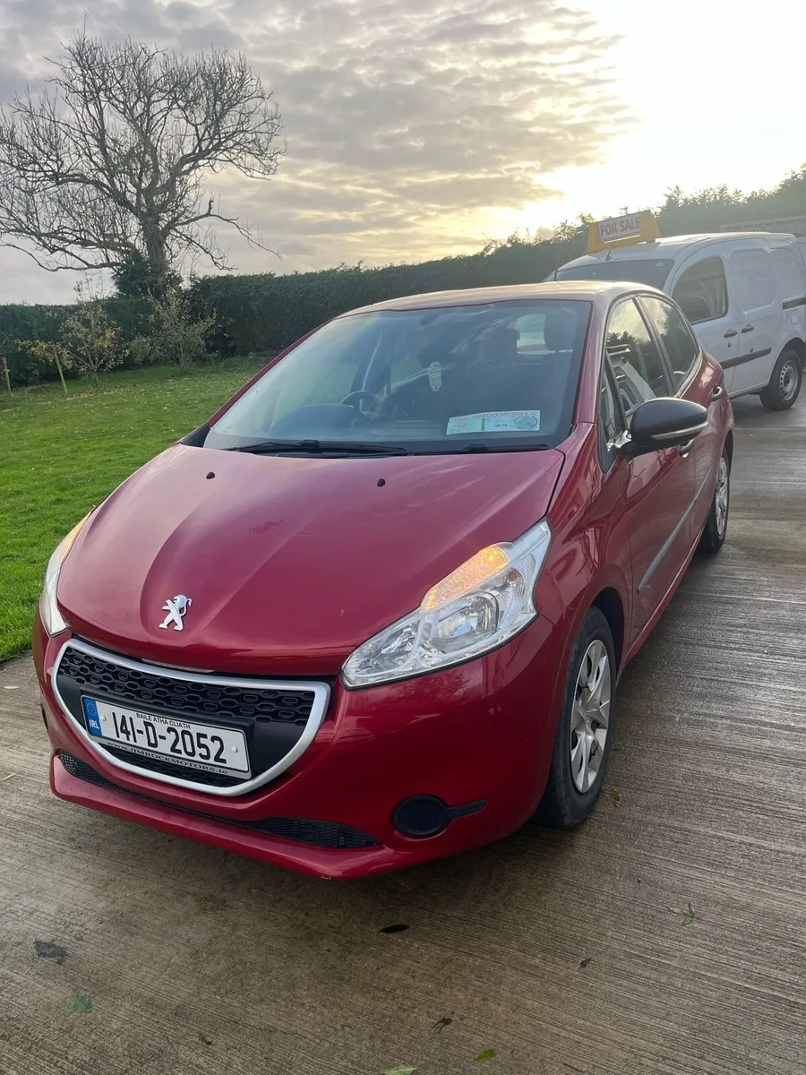 Peugeot 208 1.2petrol 2014 - Image 2