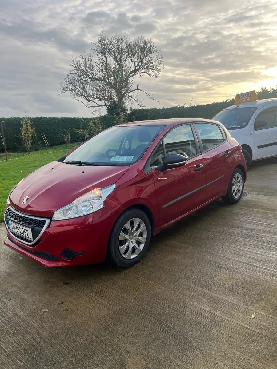 Peugeot 208 1.2petrol 2014 - Image 3