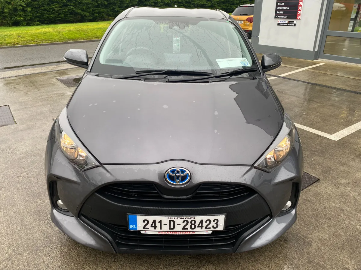 Toyota Yaris Hybrid Luna 1.5 - Image 2