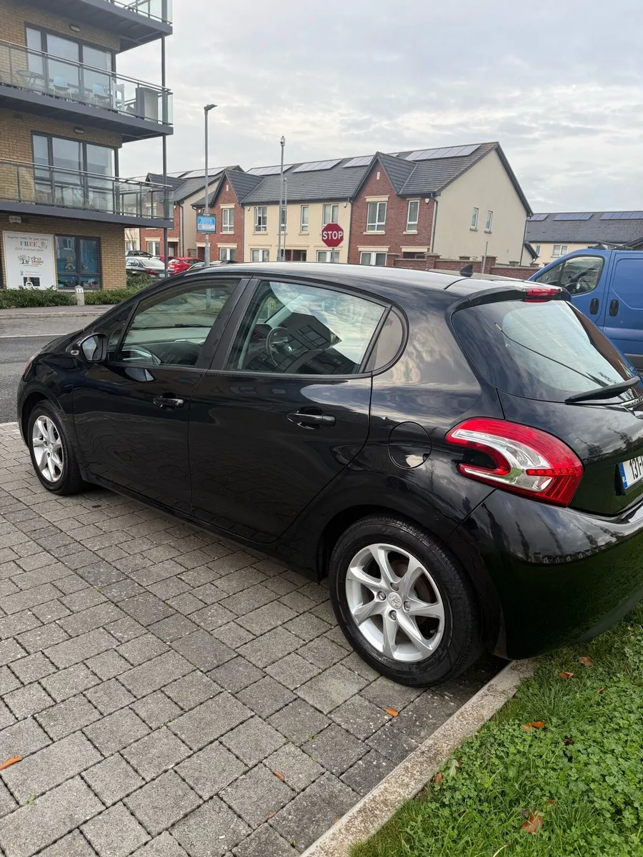 Peugeot 208 1.2 petrol Nct 5/26 Tax 6/26 - Image 4