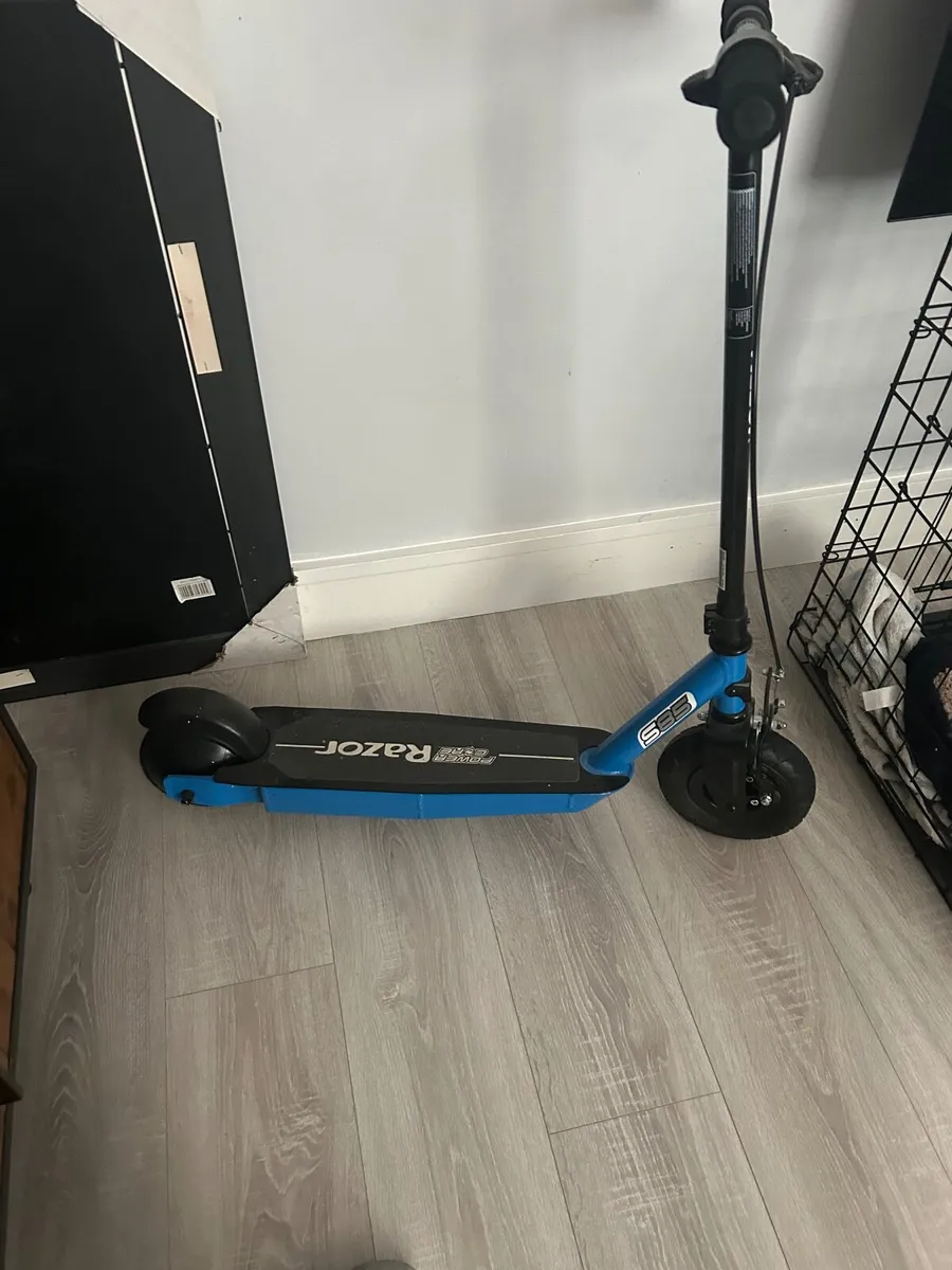 Children's electric scooter - Image 1