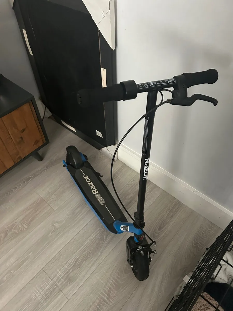 Children's electric scooter - Image 3