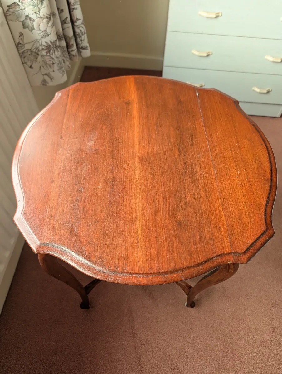 Antique mahogany occasional table - Image 2