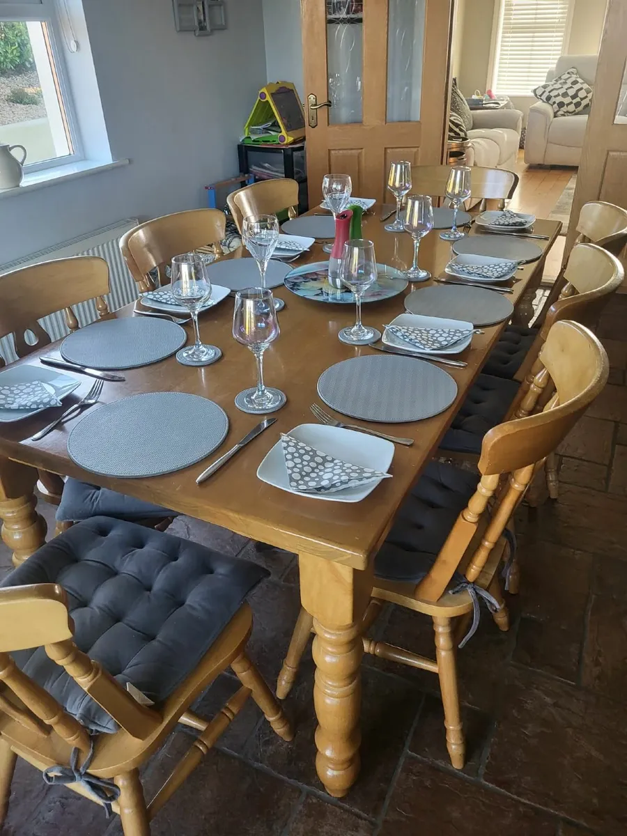 Table and Chairs - Image 1