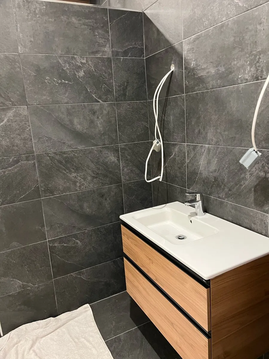 Bathroom Tiles - Image 3