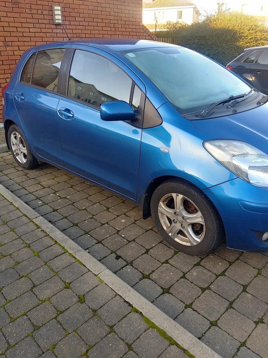 Toyota Yaris 2011 - Image 1