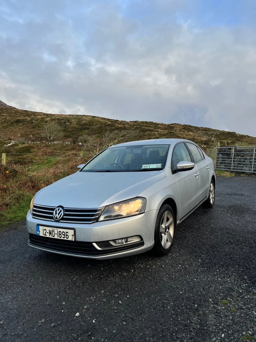 Volkswagen Passat 2012 - Image 2