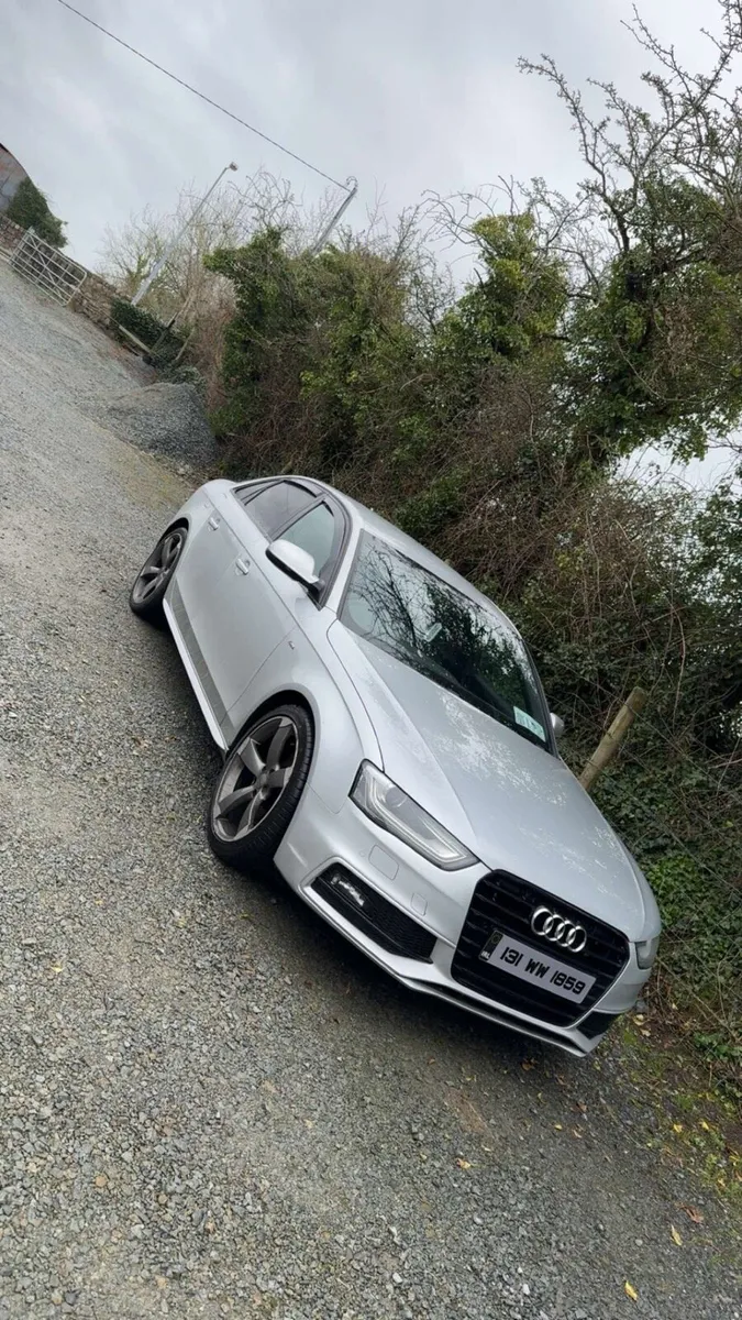 Audi A4 - S-line Black Edition - Image 2