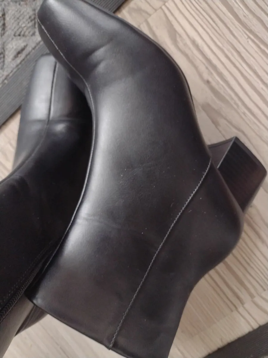 New Dunnes ladies boots UK 4 - Image 3