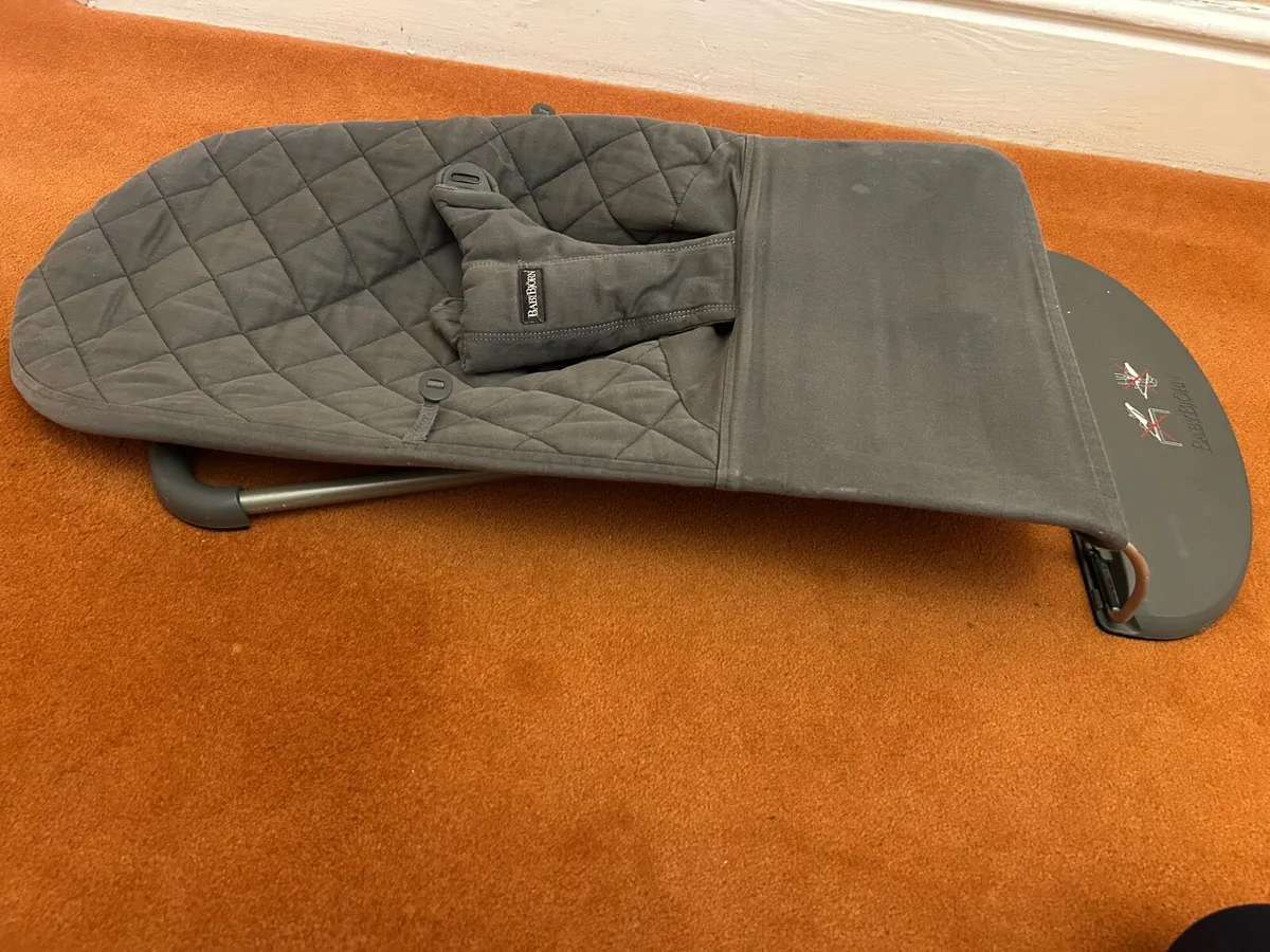 Baby bjorn bouncer and toy bar - Image 2