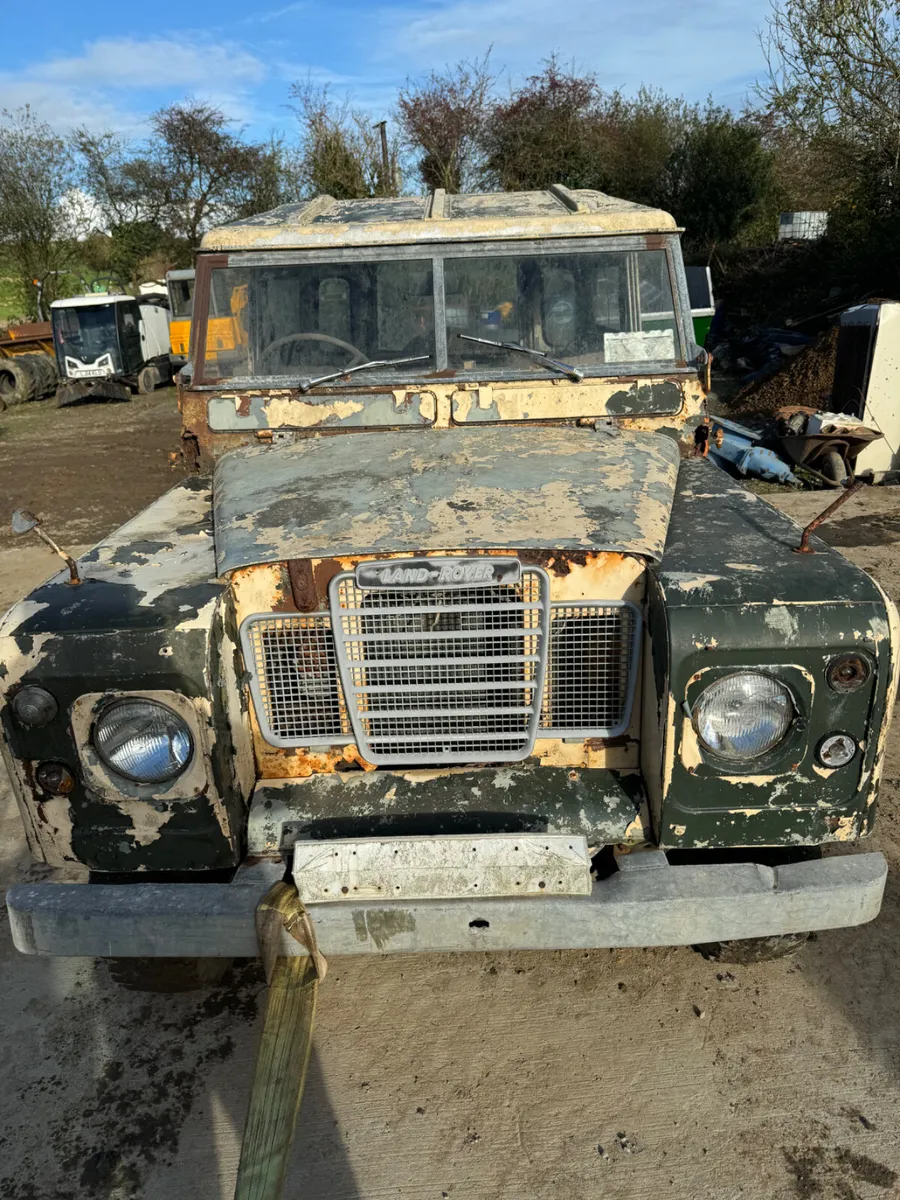 Land Rover petrol - Image 3